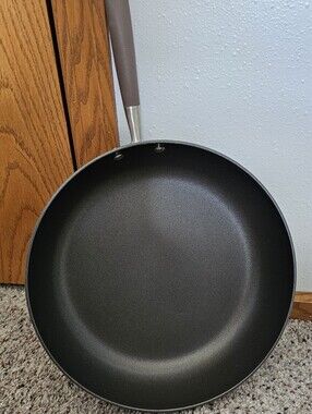 FINAL..Analon 12" Bronze Saute Pan With Lid